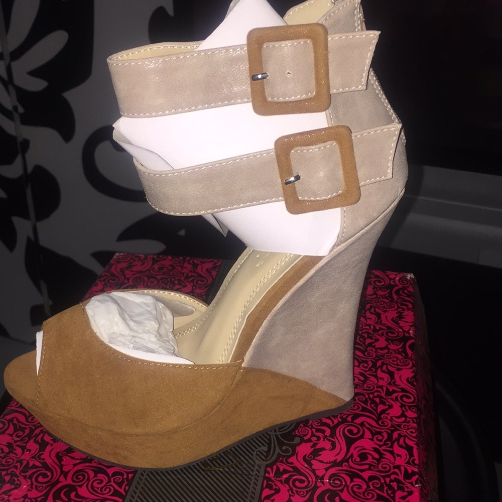 Carmel & Tan Wedges